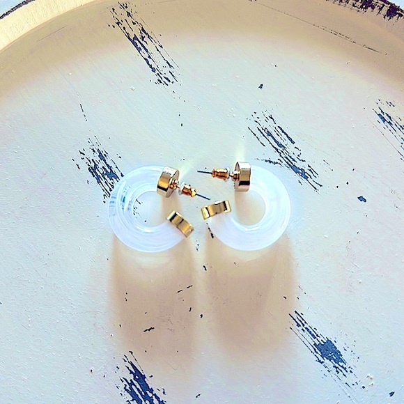 CHUNKY RESIN HOOP EARRINGS - Picture 3 of 3